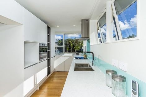 Photo of property in 43 Holland Road, Hillcrest, Auckland, 0627