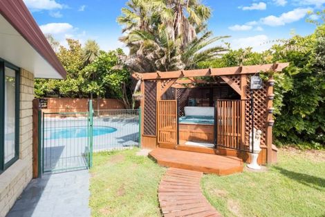 Photo of property in 3 Crannog Fen, Wattle Downs, Auckland, 2103