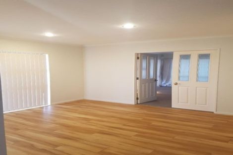 Photo of property in 23 Longford Park Drive, Takanini, 2112