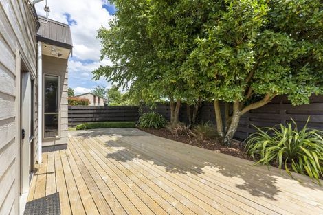 Photo of property in 23 Chadwick Place, Highbury, Palmerston North, 4412