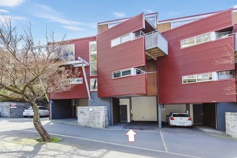 Photo of property in 2/2 Onslow Road, Khandallah, Wellington, 6035