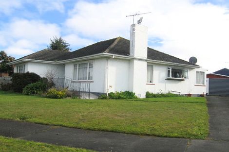Photo of property in 19 Battersea Place, Roslyn, Palmerston North, 4414
