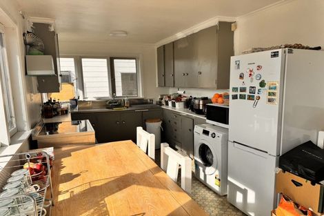 Photo of property in 903 East Coast Road, Northcross, Auckland, 0632