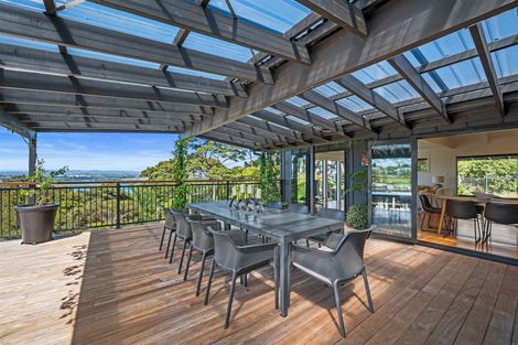 Photo of property in 5 Ngarahana Avenue, Paremoremo, Auckland, 0632