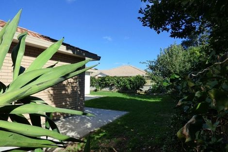 Photo of property in 21 Piriti Place, Weymouth, Auckland, 2103