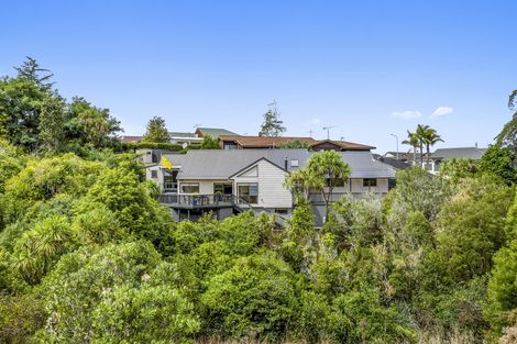 Photo of property in 29 Woodview Rise, Botany Downs, Auckland, 2010