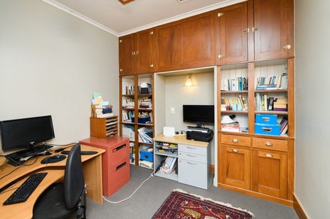 Photo of property in 15 Miro Street, Takaro, Palmerston North, 4410