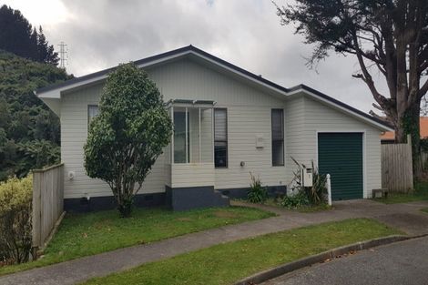 Photo of property in 2 Kekeno Grove, Tirohanga, Lower Hutt, 5010