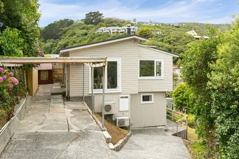 Photo of property in 27 Hathaway Avenue, Karori, Wellington, 6012