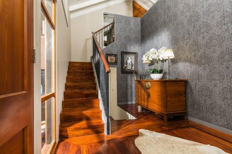 Photo of property in 1 The Knoll, Greenhithe, Auckland, 0632