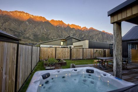 Photo of property in 67 Spur Ridge Rise, Jacks Point, 9371