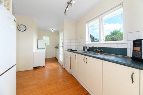 Photo of property in 30 Seon Place, Birkdale, Auckland, 0626