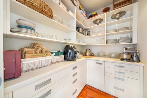 Photo of property in 18 Milford Street, Aotea, Porirua, 5024