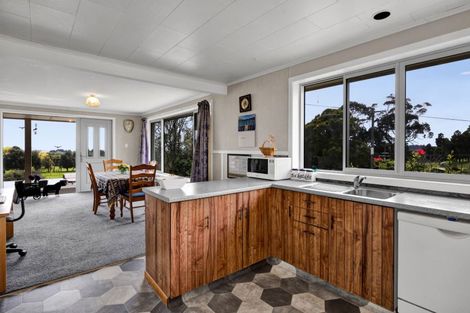 Photo of property in 200 Paraite Road, Paraite, New Plymouth, 4373