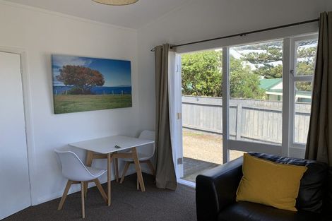 Photo of property in 52/52a Park Avenue, Waitarere Beach, Levin, 5510