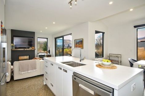 Photo of property in 1 Appin Court, Jacks Point, Queenstown, 9371