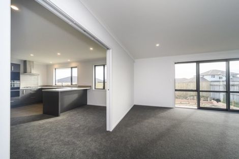 Photo of property in 13 Varsity Heights, Fitzherbert, Palmerston North, 4410