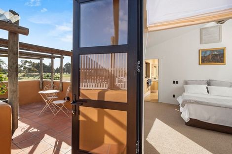 Photo of property in 214 Oceanbeach Road, Mount Maunganui, 3116