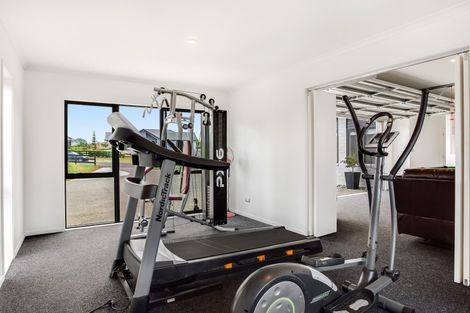 Photo of property in 6 Coach Road, Kingseat, Papakura, 2580