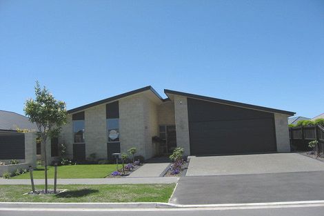 Photo of property in 9 Papaumu Green, Parklands, Christchurch, 8083