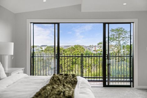 Photo of property in 18 Pukeko Road, Hobsonville, 0616