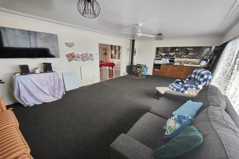 Photo of property in 8 Adams Place, Te Kamo, Whangarei, 0112