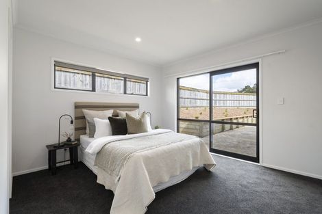 Photo of property in 11 Coutts Way, Fitzherbert, Palmerston North, 4410