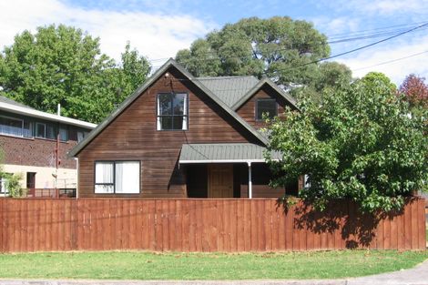 Photo of property in 2/26 Sandown Road, Rothesay Bay, Auckland, 0630