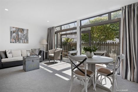 Photo of property in 1 Austin Street, Mount Victoria, Wellington, 6011