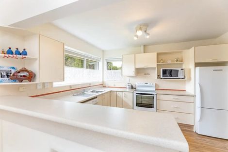 Photo of property in 22 Kennedys Bush Road, Halswell, Christchurch, 8025