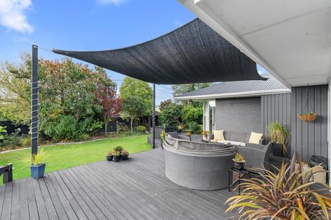 Photo of property in 21 Greendale Avenue, Avonhead, Christchurch, 8042