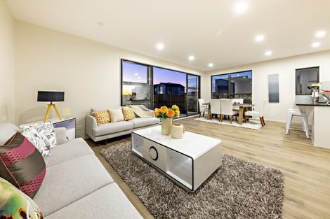 Photo of property in 8 Hollowout Street, Takanini, 2112