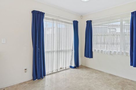 Photo of property in 2/14 Bellville Drive, Clendon Park, Auckland, 2103