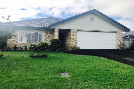 Photo of property in 15 Hillwell Drive, Henderson, Auckland, 0612