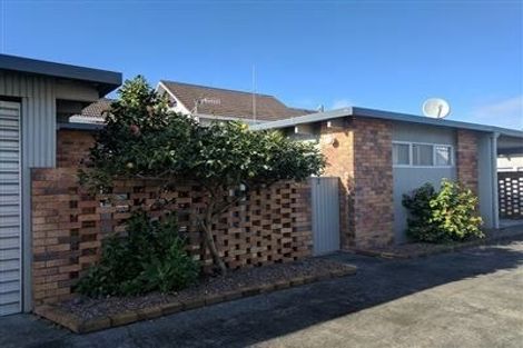 Photo of property in 2/50 Kitchener Road, Milford, Auckland, 0620