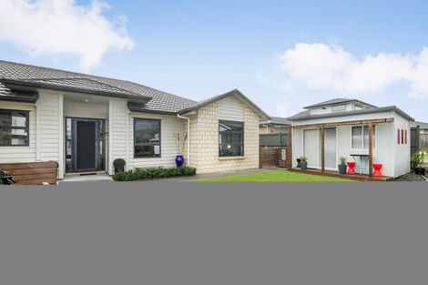Photo of property in 330 Harbourside Drive, Karaka, Papakura, 2113