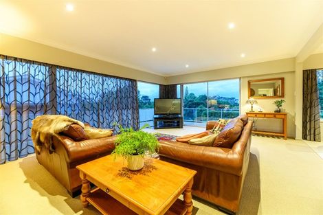 Photo of property in 38 Marywil Crescent, Hillcrest, Auckland, 0627