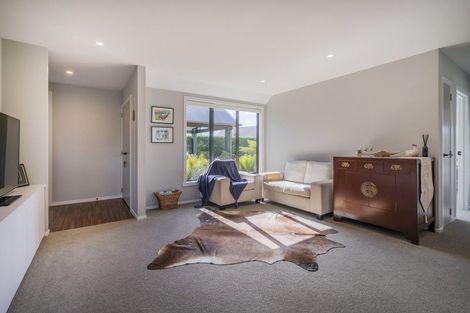 Photo of property in 18 Topping Place, Whitianga, 3510