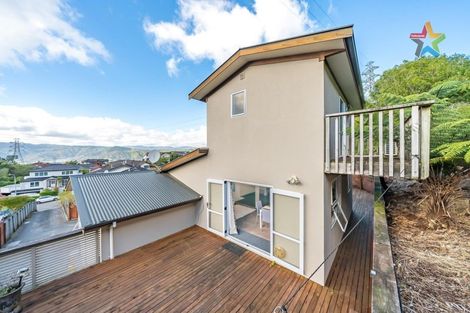 Photo of property in 2/150 Tirohanga Road, Tirohanga, Lower Hutt, 5010