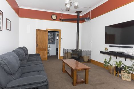 Photo of property in 11 Albert Street, Dannevirke, 4930