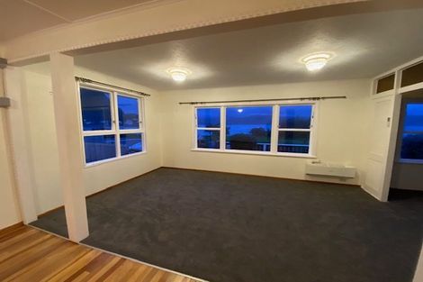 Photo of property in 121 Breaker Bay Road, Breaker Bay, Wellington, 6022