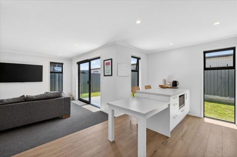 Photo of property in 46 Hammick Crescent, Pyes Pa, 3112