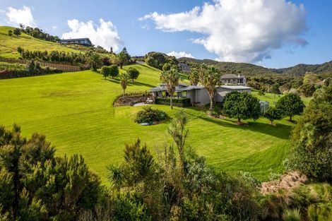 Photo of property in 16 Te Akau Drive, Russell, 0272
