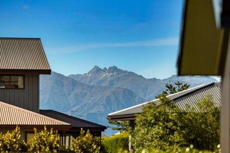 Photo of property in 13 Sapphire Spring Rise, Wanaka, 9305