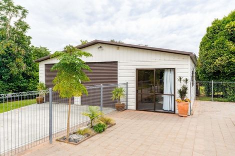 Photo of property in 17 Pyle Road West, One Tree Point, 0118