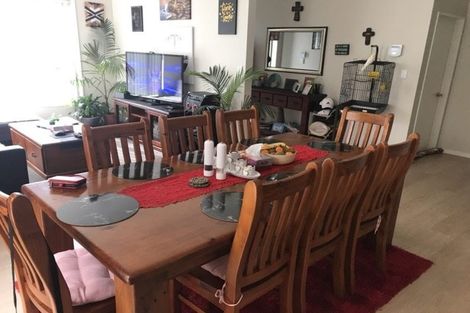 Photo of property in 24 Midhurst Avenue, Henderson, Auckland, 0612