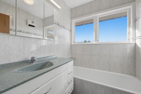 Photo of property in 16 Highlight Parade, Te Atatu South, Auckland, 0610