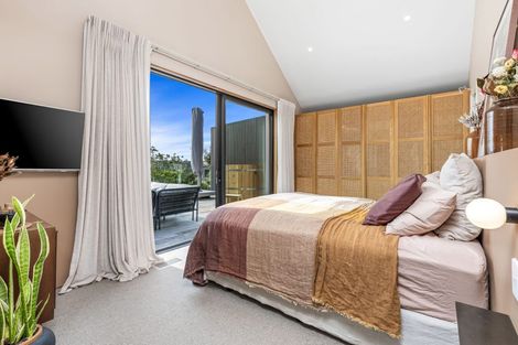 Photo of property in 50 Tiri Road, Manly, Whangaparaoa, 0930