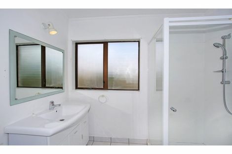 Photo of property in 2/60 Beach Road, Pahurehure, Papakura, 2113