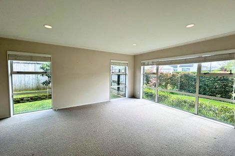 Photo of property in 22 Pickaberry Avenue, Karaka, Papakura, 2113